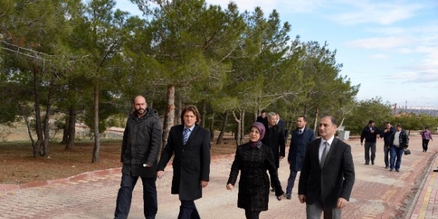 Dutlukırı Parkı’nda Revizyon Çalişmalari Sürüyor