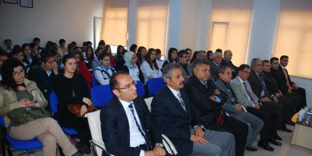 Edremit’te İnsan Hakları Haftası Kutlandı