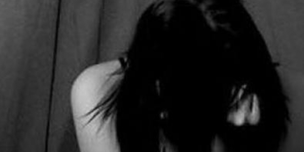 Liseli kızla santajla cinsel ilişkiye girdi