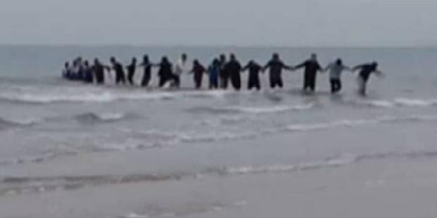 Üniversite öğrencileri insan zinciriyle hayat kurtardılar