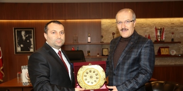 Ümraniye Belediyesi İle Altıeylül Belediyesi Kardeş Şehir Oluyor