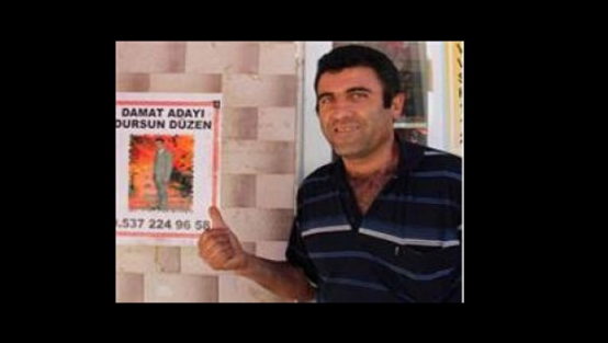 Afişle eş arıyordu sonra...