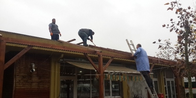 Köseköy Meydanı’nda Sundurma Çalişmasi