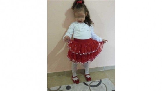 3,5 yaşındaki kızlarının vücudunda morluklarını fark edince...