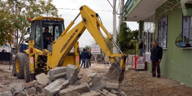 Akdeniz Yeşilçimen Mahallesi’nde Hummalı Çalişma