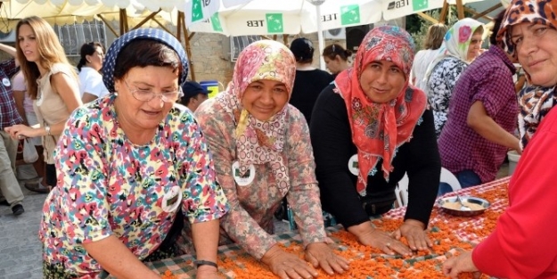 Foça Zeytindalı Unutulmaya Yüz Tutmuş Yemekleri Paylaşacak