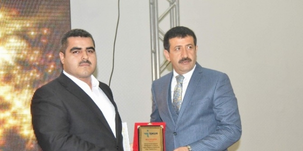 İş-kur’dan Dedaş’a Plaket