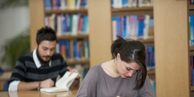 Anadolu Üniversitesi Kütüphanesinden Tablet Bilgisayar Hizmeti