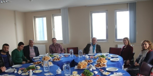 Müdür Dursun Gazetecilerle Bir Araya Geldi