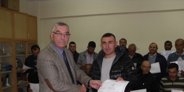 Belgesi Olmayan İnşaatlarda Çalişamayacak