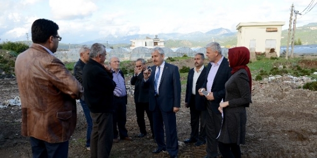 Başkan Çetinkaya, Mavikent’te Yapılacak Cami Yerinde İnceleme Yaptı