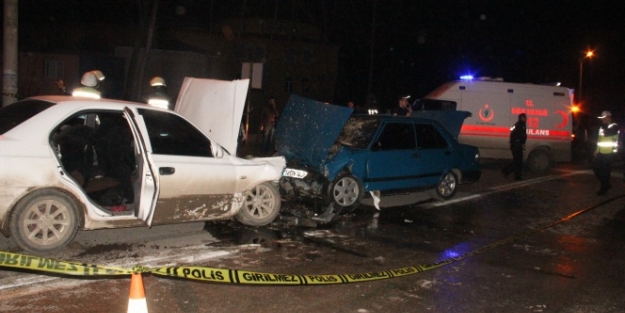 Sakarya'da feci kaza:1 ölü 3 yaralı