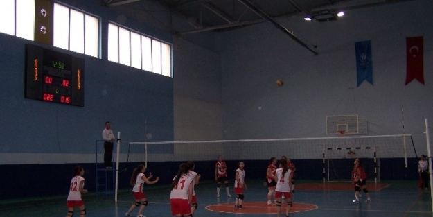 Tosya Yıldız Kızlar Voleybol Şampiyonu Namık Kemal Ortaokulu