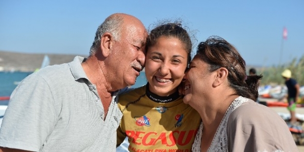 Ağabeyinin Yerine Sörfçü Oldu, İki Kez Dünya Şampiyonluğunu Kazandı