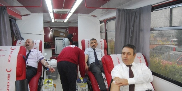 Adliye Personeli Kan Verdi