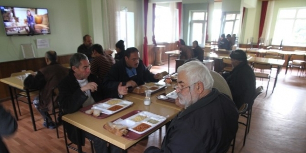 Soğuk Havalarda, Evsizlerin Evi Barınma Merkezi