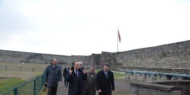 Vali Altıparmak, Tarihimize Sahip Çikip Geleceğe Taşımalıyız