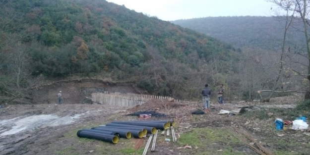 Şevketiye Köyünde İstinat Duvarı Çalişmalari