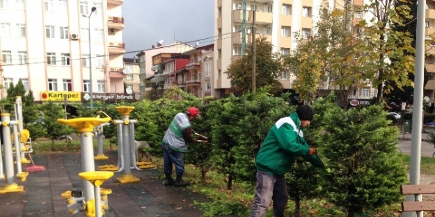 İzmit’te Parklar Elden Geçiriliyor