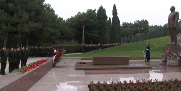 Aliyev törenle anıldı