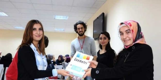 Amasya Üniversitesi Öğrencileri Ağrı’daki Kardeşleri İçin Kitap Topluyor