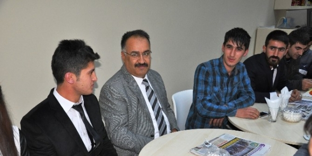 Rektör Yılmaz Öğrencilerle Bir Araya Geldi