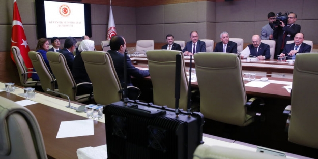 İstihbarat toplantısında jammer'lı önlem