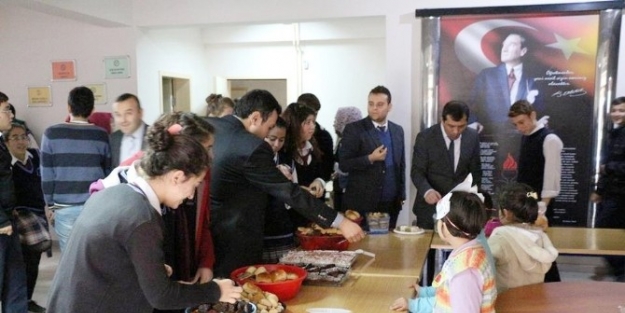 İlkokul Öğrencilerinden Lise Öğrencilerine Yerli Malı Yiyecek İkrami