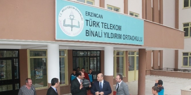 Erzincan Türk Telekom’dan Binali Yıldırım Orta Okula Spor Desteği