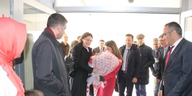 Hollandalı Heyet, Öncüpinar Konteyner Kentinde Yaşayan Suriyelileri Ziyaret Etti