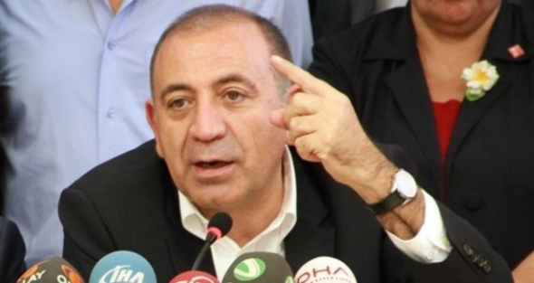 CHP'nin yolsuzluk afişleri sansürlendi