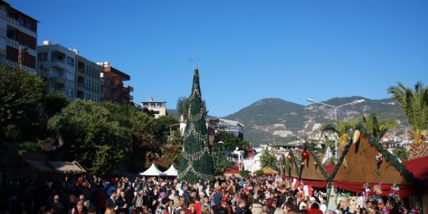 Alanya’da Noel Pazarı Kuruluyor