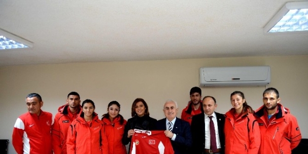 Kros Milli Takımı’ndan, Edirne Valisi Şahin’e Ziyaret