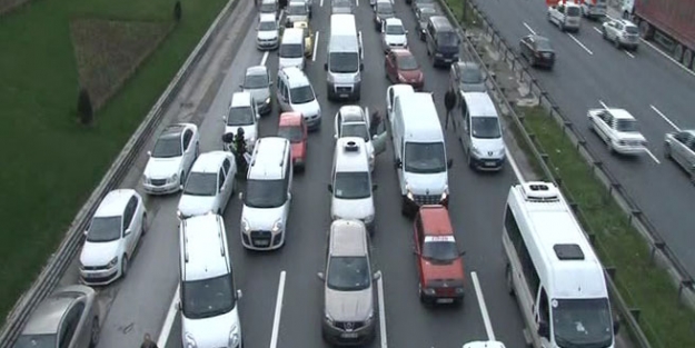 TEM Otoyolu'nda zincirleme kaza