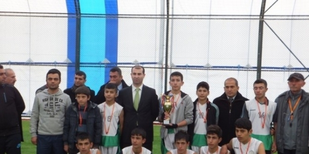 Mazıdağı’da Halı Saha Futbol Turnuvası Düzenlendi