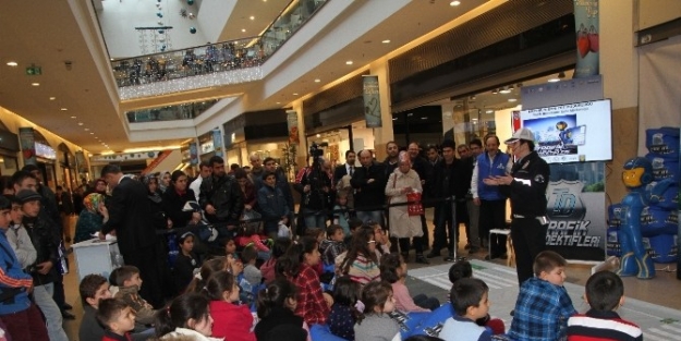 Erzurum Avm’de Çocuk Ve Gençler “trafik Dedektifi” Oldu