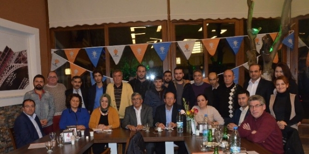 Ak Parti Akhisar İlçe Teşkilatı Basınla Buluştu