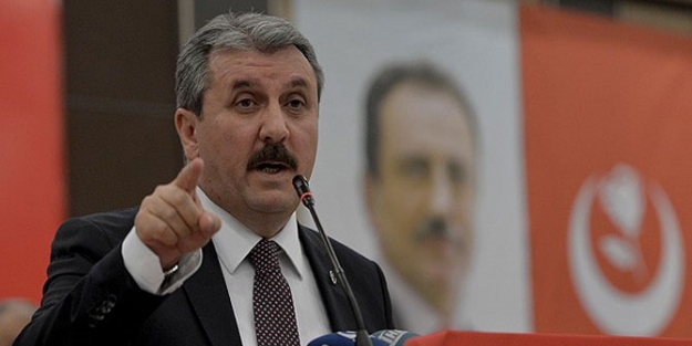 Destici "Muhalif sesleri susturmak istiyorlar"