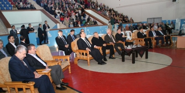 Devrek’te Düzenlenen Kur’an-ı Kerim Ziyafetinde Vatandaşlar Bir Araya Geldi