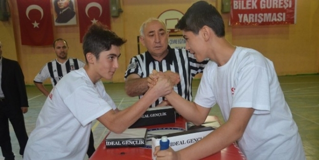 Bilek Güreşleri Kıyasıya Geçti