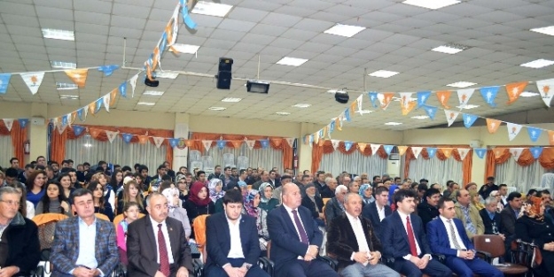 Ak Parti Konferansına Büyük İlgi