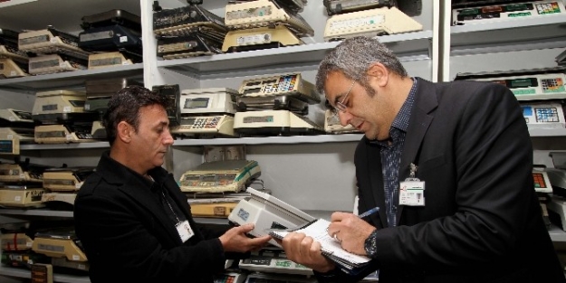 Karşıyaka’da Terazilere Sıkı Denetim