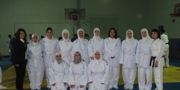 Judocu Anneler Takımı