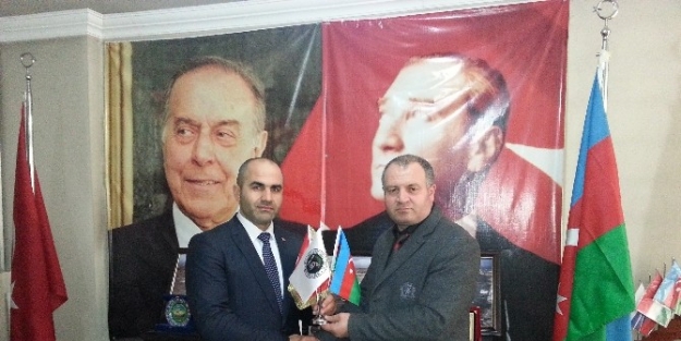 İş Adamı Okuklu’dan Asimder’e Ziyaret