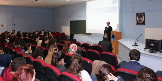 Öğrencilere Yerel Yönetimler Mesleki Eğitim Semineri