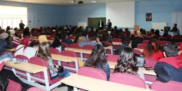 Öğrencilere Bankacılık Mesleğinin Püf Noktaları Anlatıldı