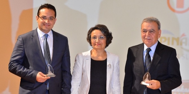 ’’marka Şehir İzmir’’ Sempozyumu Ege Üniversitesi’nde Yapıldı