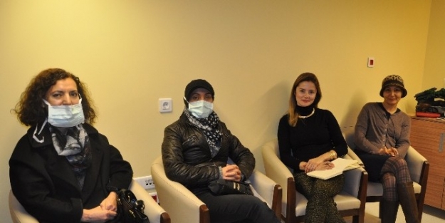 Meme Kanseri Hastalarına Psikolog Eşliğinde Terapi