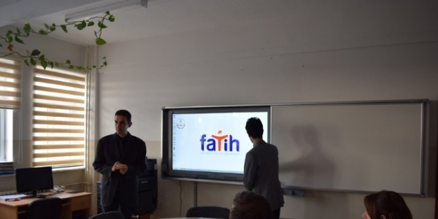 Pazarlar Anadolu Lisesi’ne 25 Akıllı Tahta