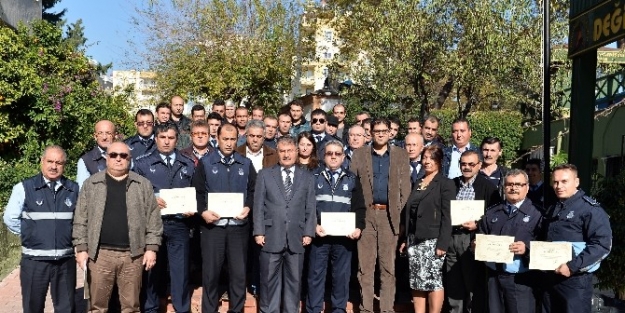 Muratpaşa’da Zabıtalara Sertifika